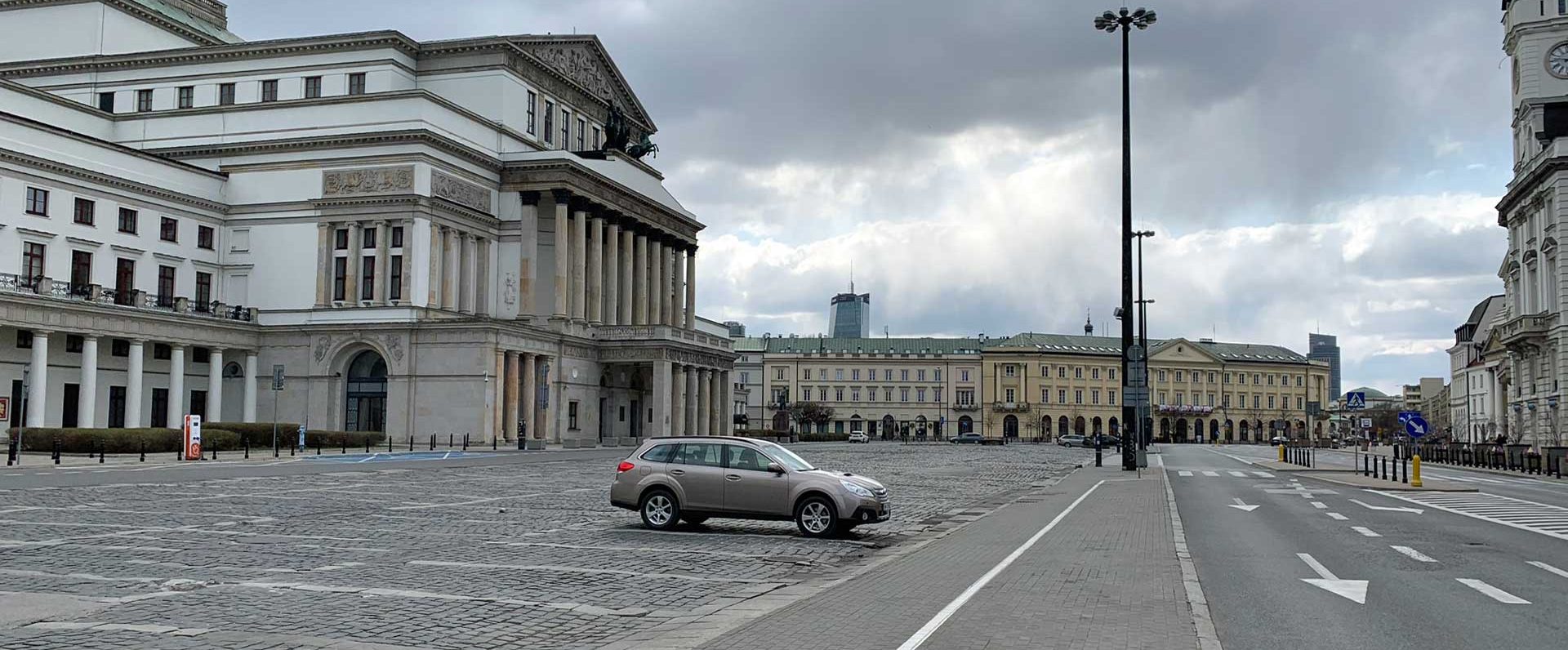 Read full story «Pocztówki z wymarłego miasta»